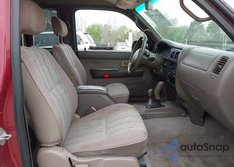 1999 Toyota Tacoma из США, поврежденный, VIN 4TAWN72N1XZ424365